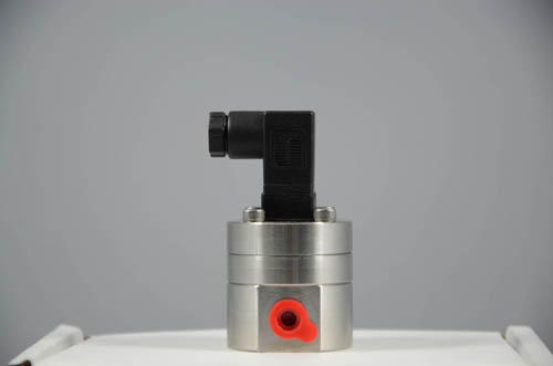 Micro flowmeter for cooling system