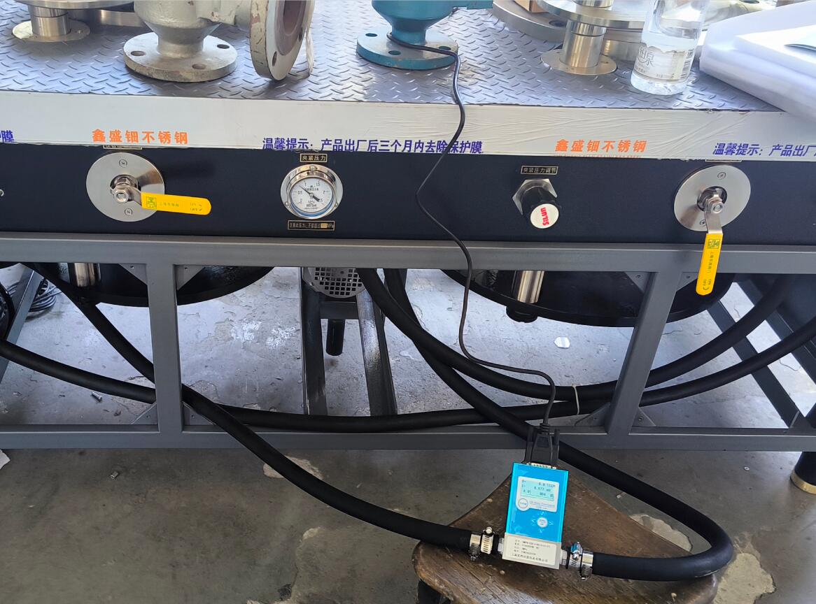 Air leakage monitoring flow meter
